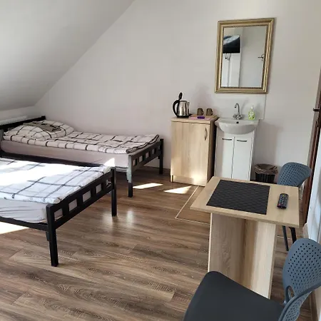 Noclegi ホームステイ *